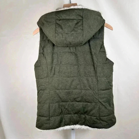 Be Boundless Size Medium Faux Fur Vest Reversible Outdoors Hiking - Picture 15 of 16